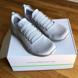 APL Techloom Breeze size 8